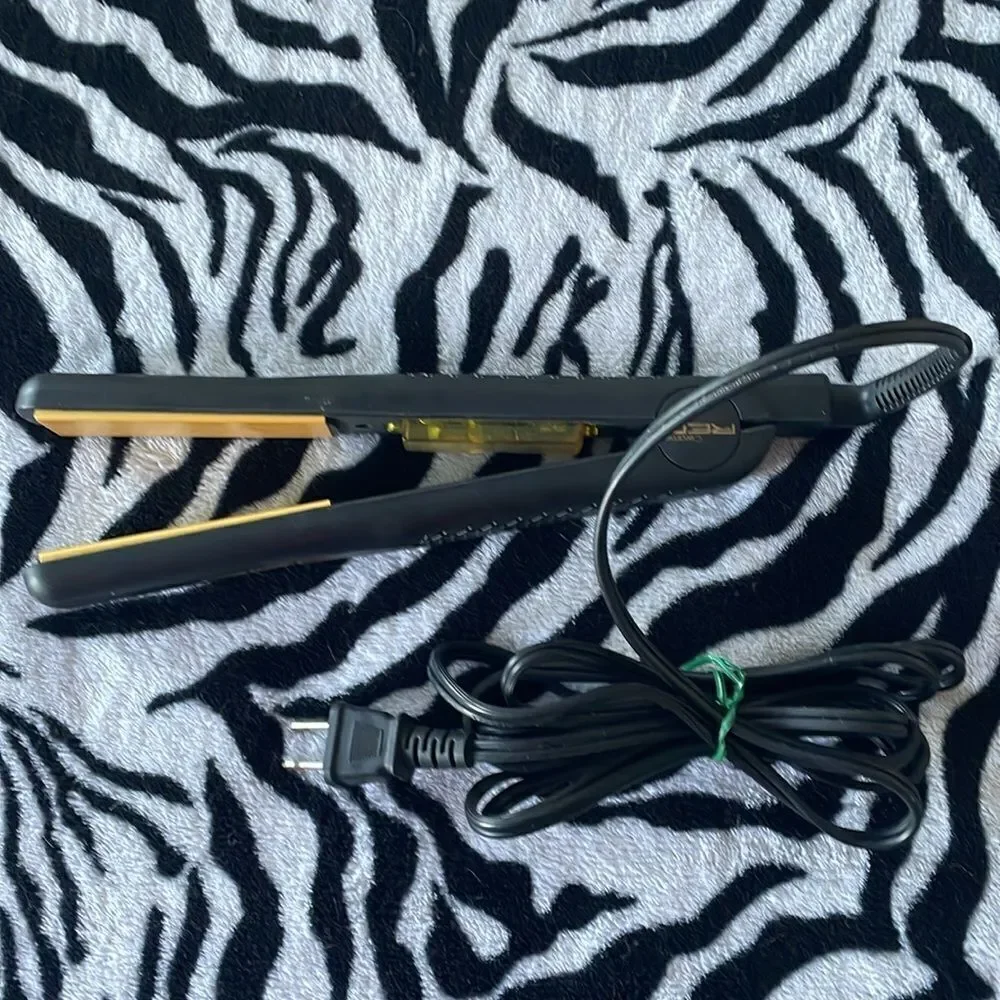 Red ceramic professional black small portable travel flat iron